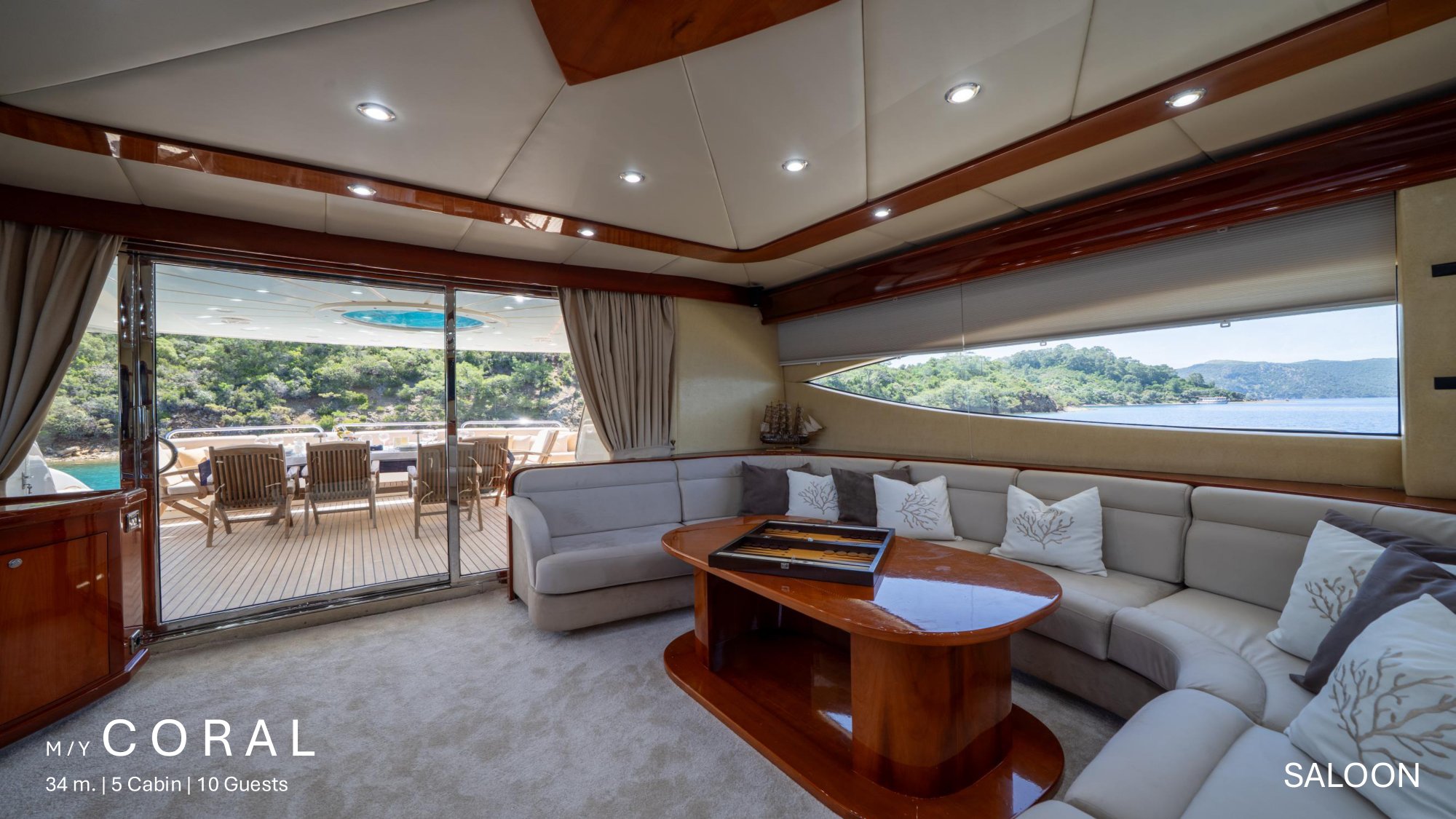 M/Y Coral — Saloon lounge