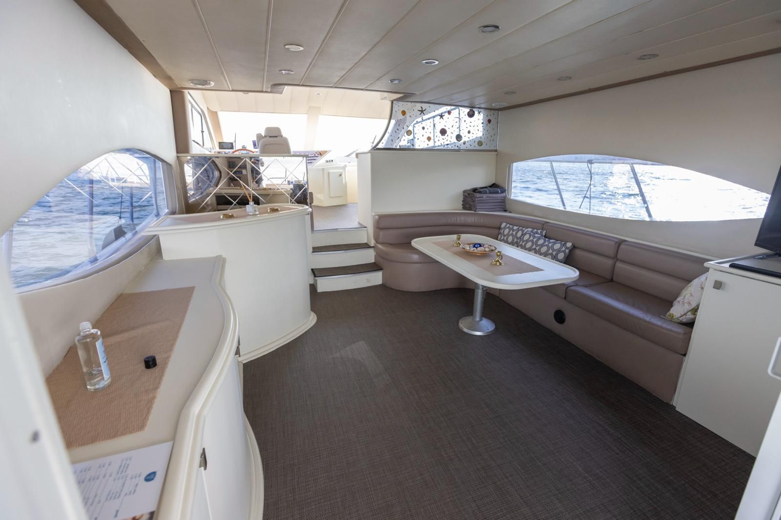 Millennium III — Açık güverte yemek