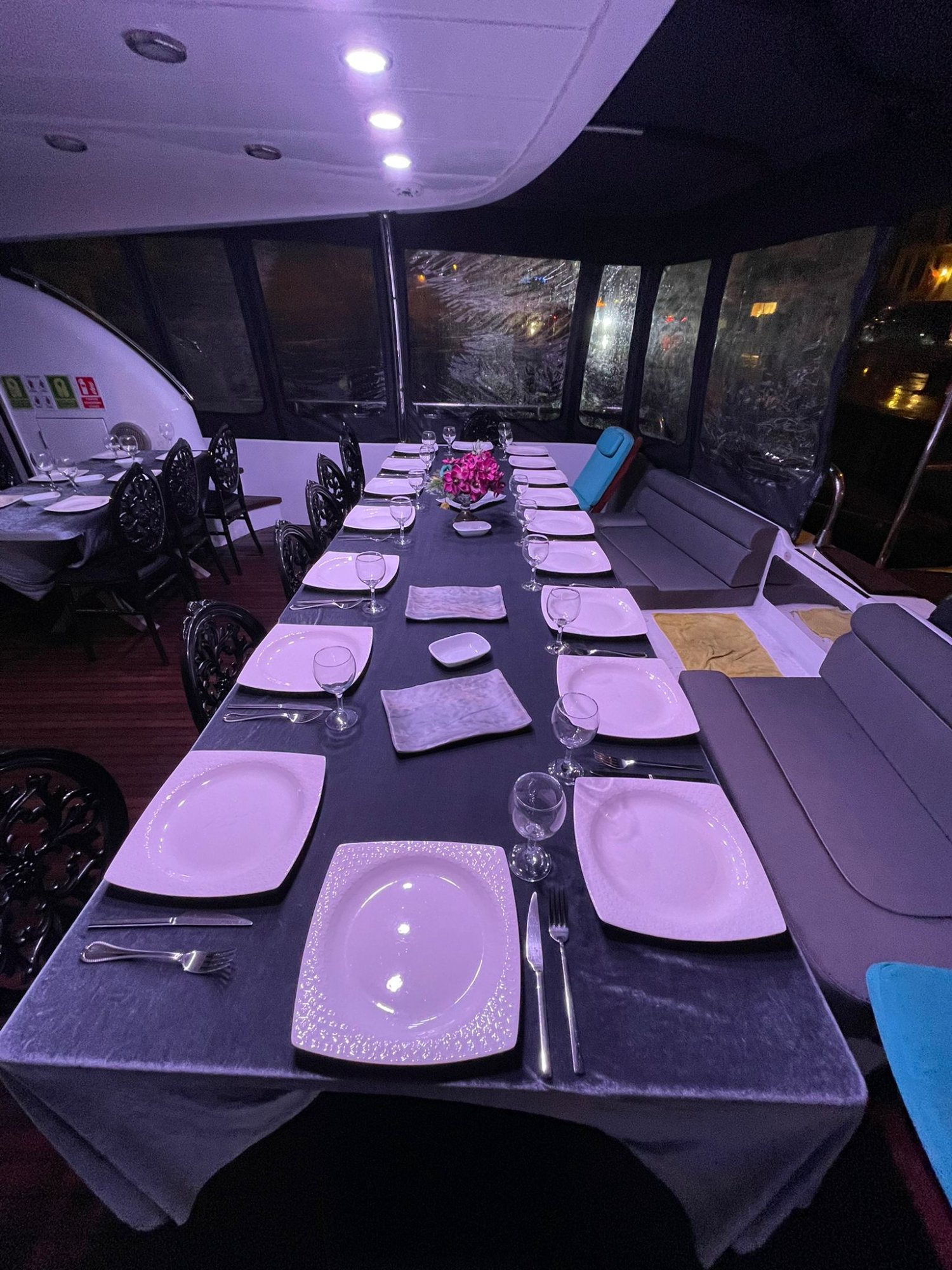 LVT Starship — İç salon