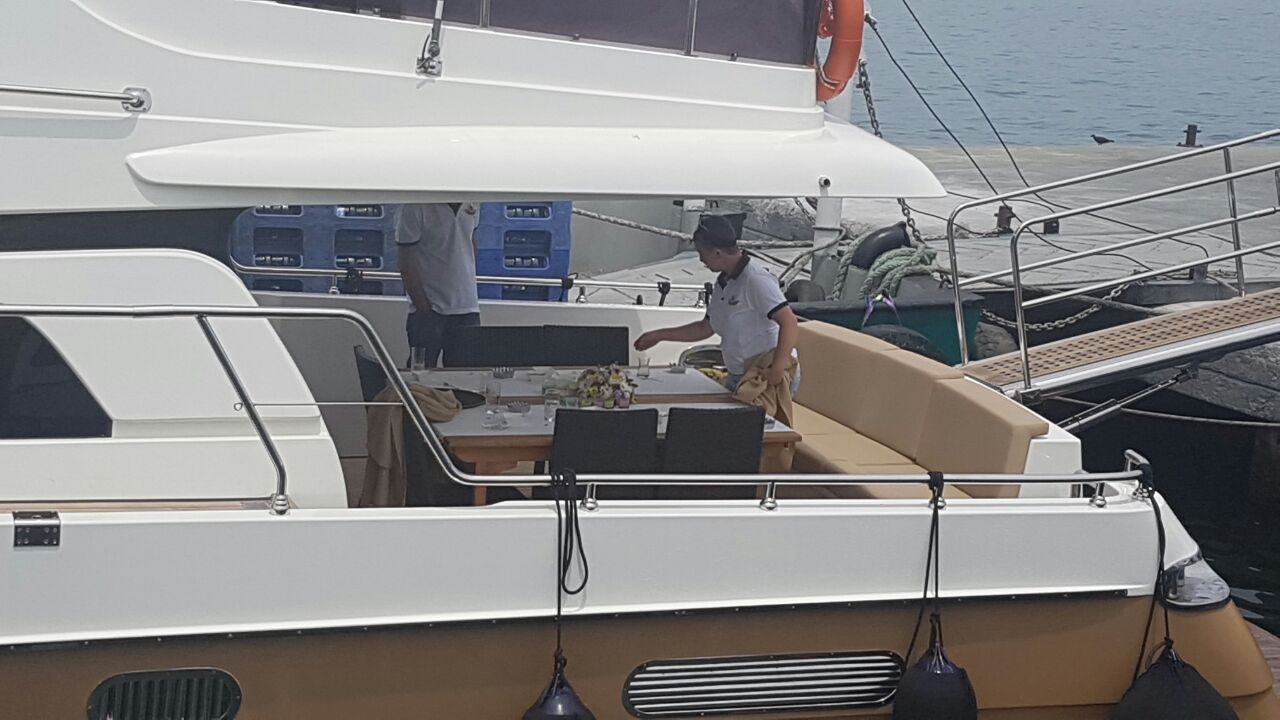 Millennium I — Güverte yemek